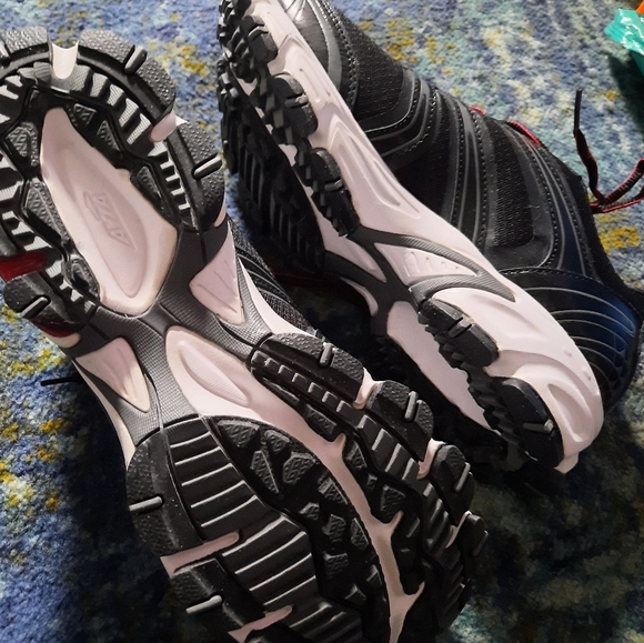 Avia GelFoam running shoes sneakers mens 9.5 wide, New w Tag,comfortable, nice! - Picture 3 of 5